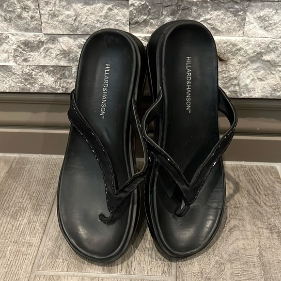 Hillard & Hanson Black Women's Thong Sandals size 8 - Picture 1 of 10